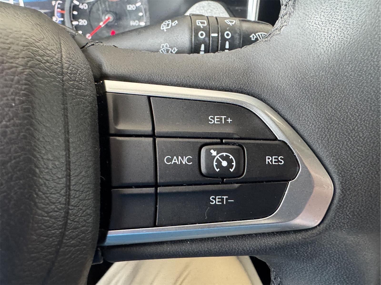 Used 2023 Jeep Compass Latitude w/ Convenience Group AWD/4WD image 19