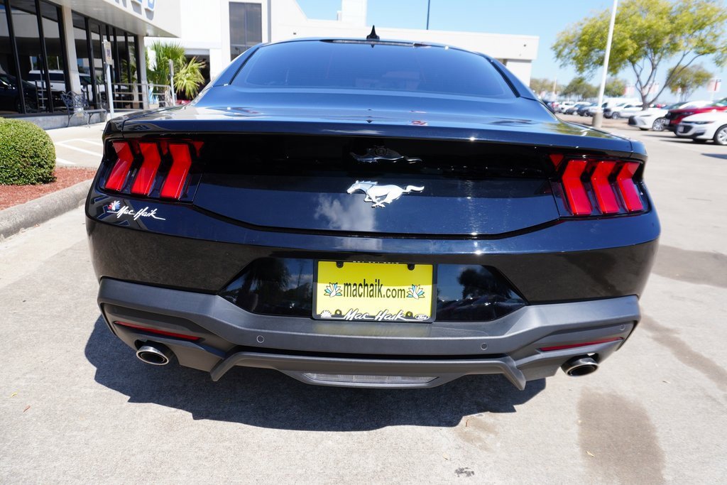 Certified 2025 Ford Mustang Coupe image 5