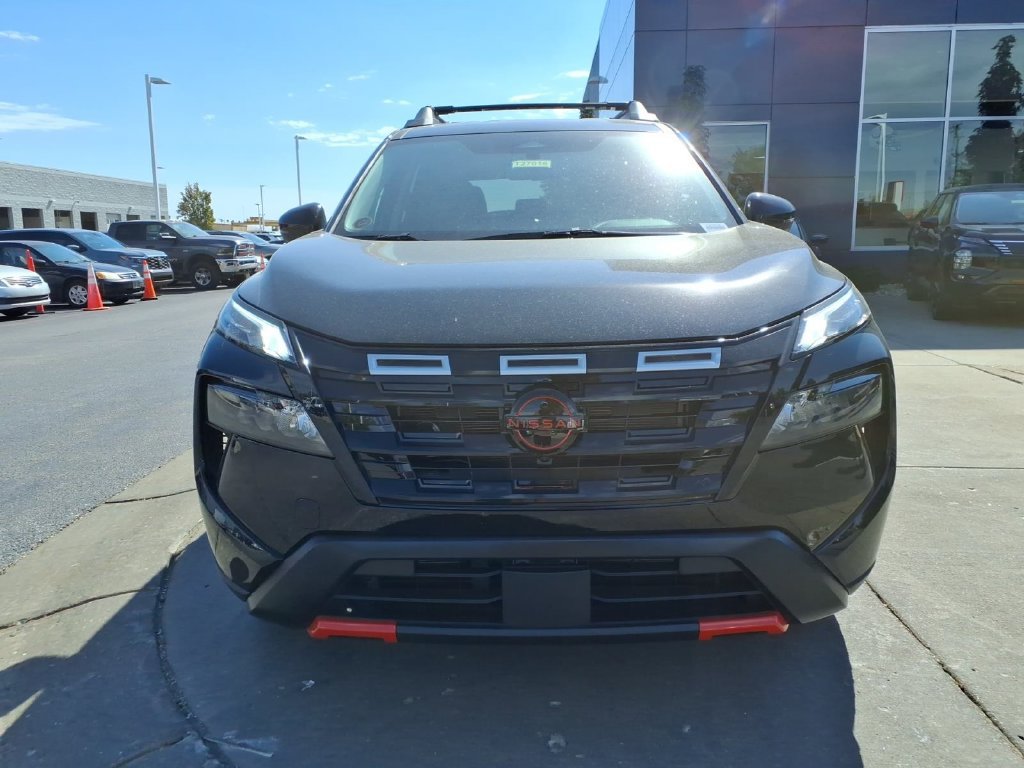 New 2027 Nissan Rogue SV AWD/4WD image 3
