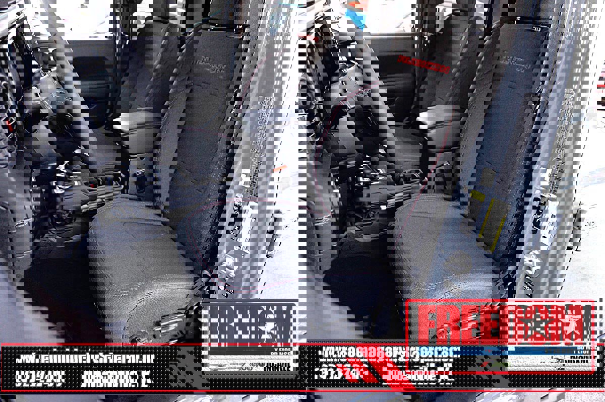 Certified 2025 Jeep Gladiator Rubicon w/ Convenience Group AWD/4WD image 12