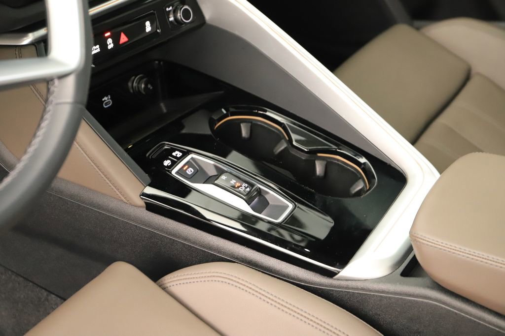 Certified 2025 Audi Q5 Premium Plus w/ Premium Plus AWD/4WD image 17