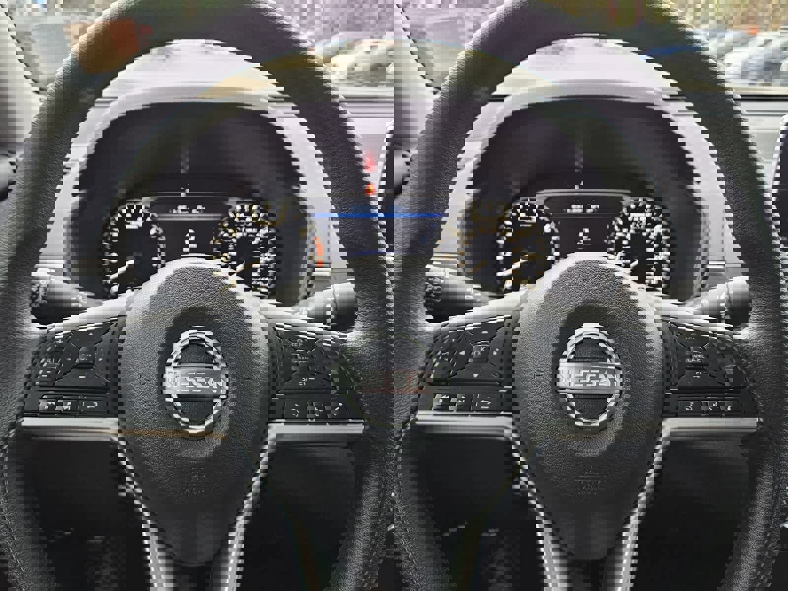 Used 2024 Nissan Altima 2.5 SV image 11