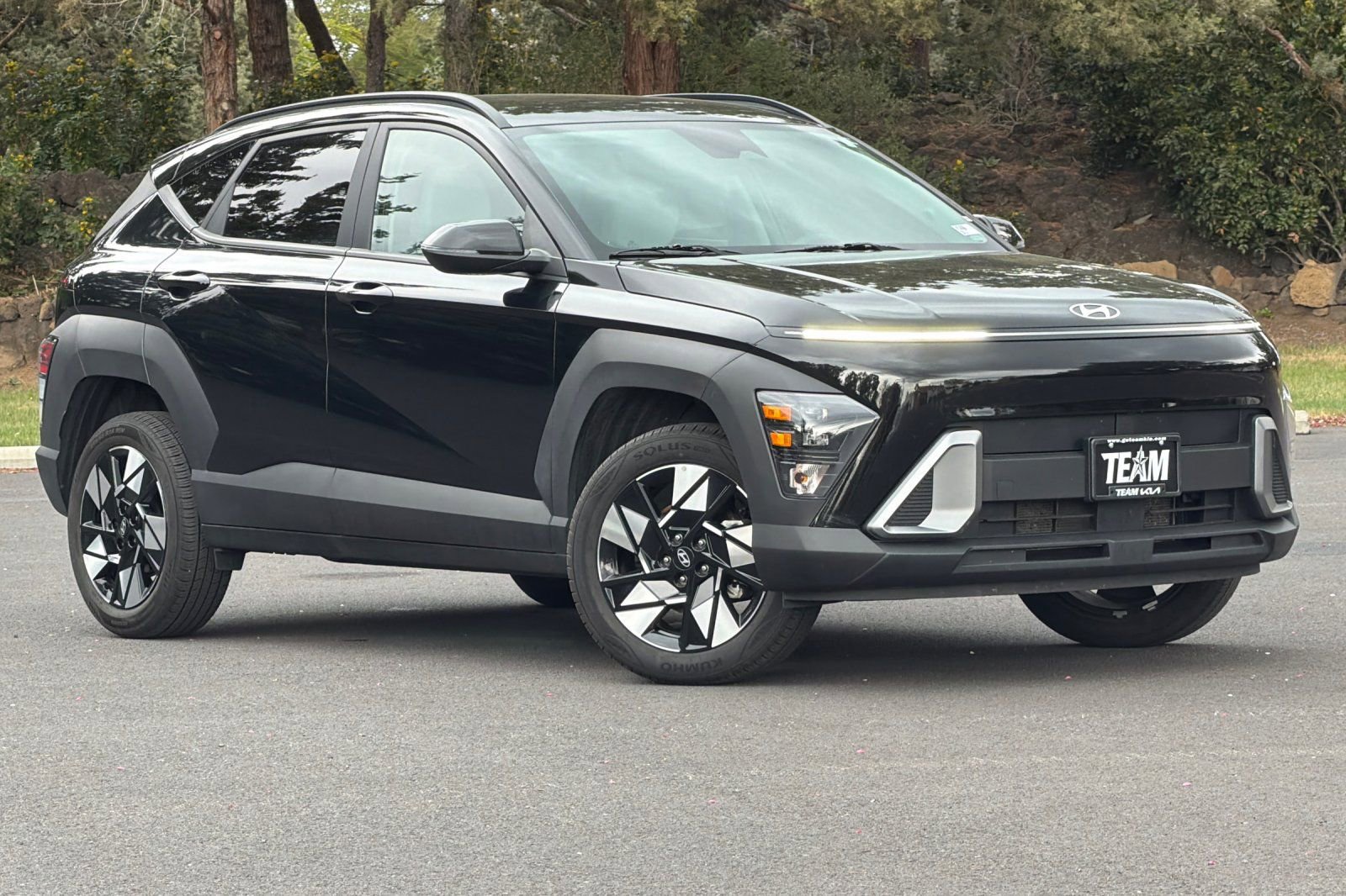 Used 2025 Hyundai Kona SEL AWD/4WD image 2