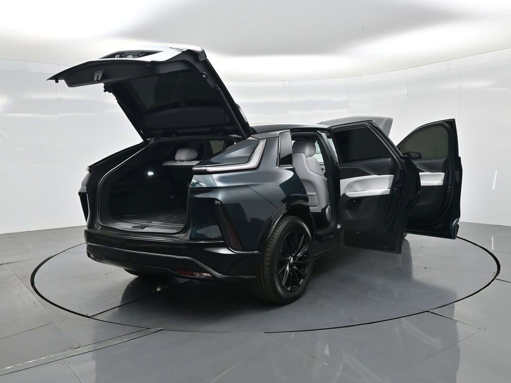 Used 2024 Cadillac Lyriq Sport image 38