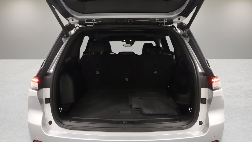 Certified 2024 Jeep Grand Cherokee Altitude AWD/4WD image 9