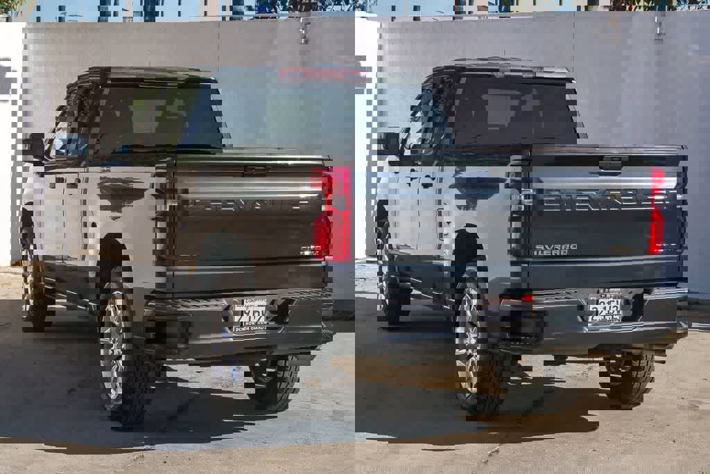 Used 2019 Chevrolet Silverado 1500 Custom w/ Custom Convenience Package image 9