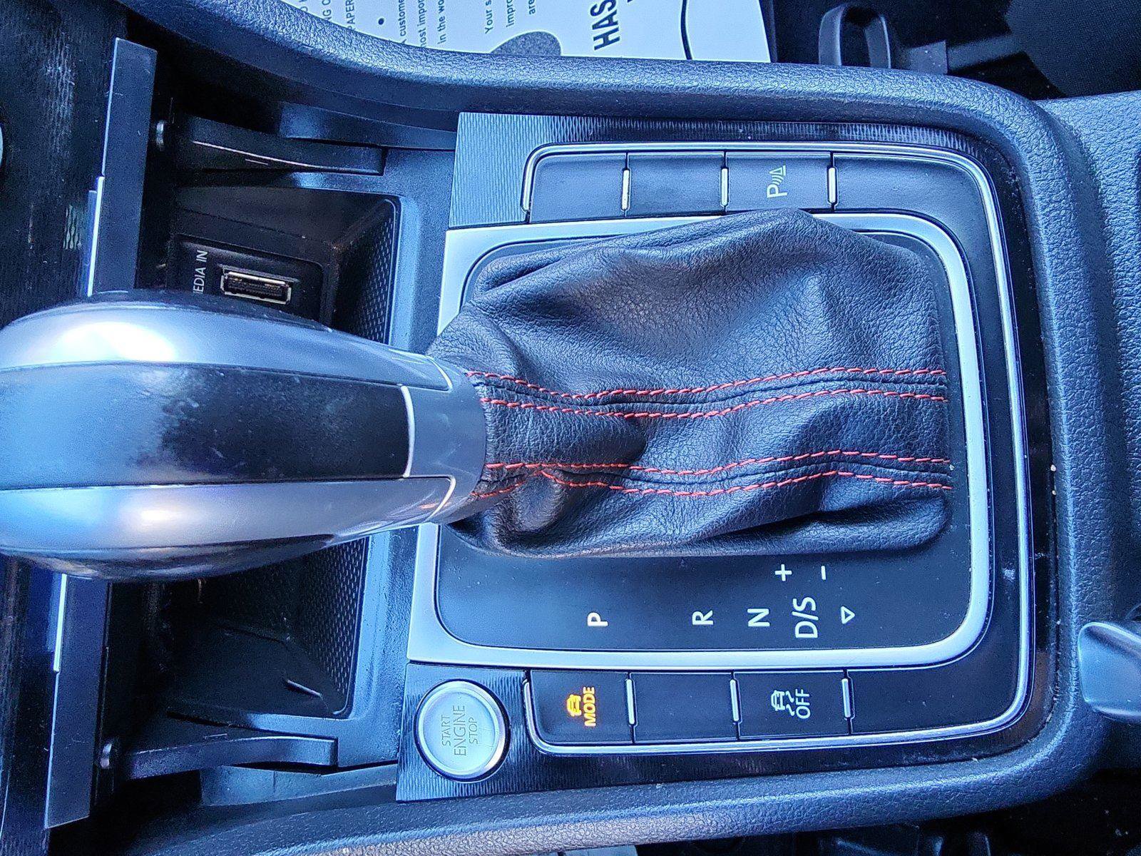 Used 2015 Volkswagen GTI SE w/ Lighting Package (SEL) image 19