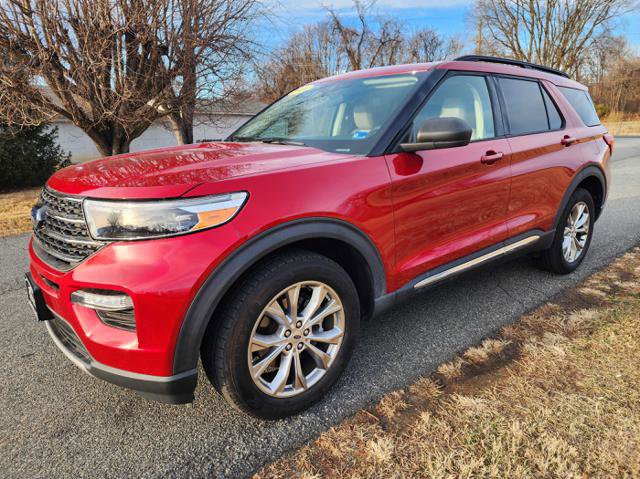 Used 2020 Ford Explorer XLT w/ Equipment Group 202A image 2