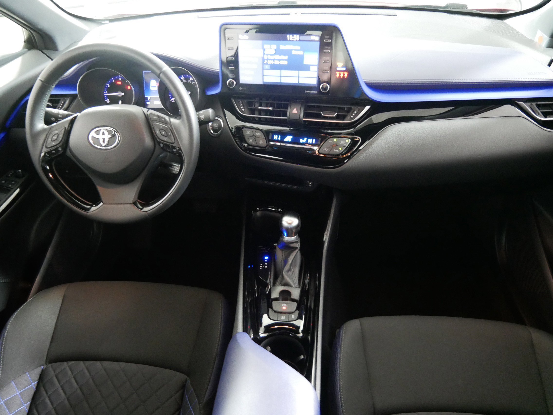 Used 2020 Toyota C-HR XLE FWD image 10