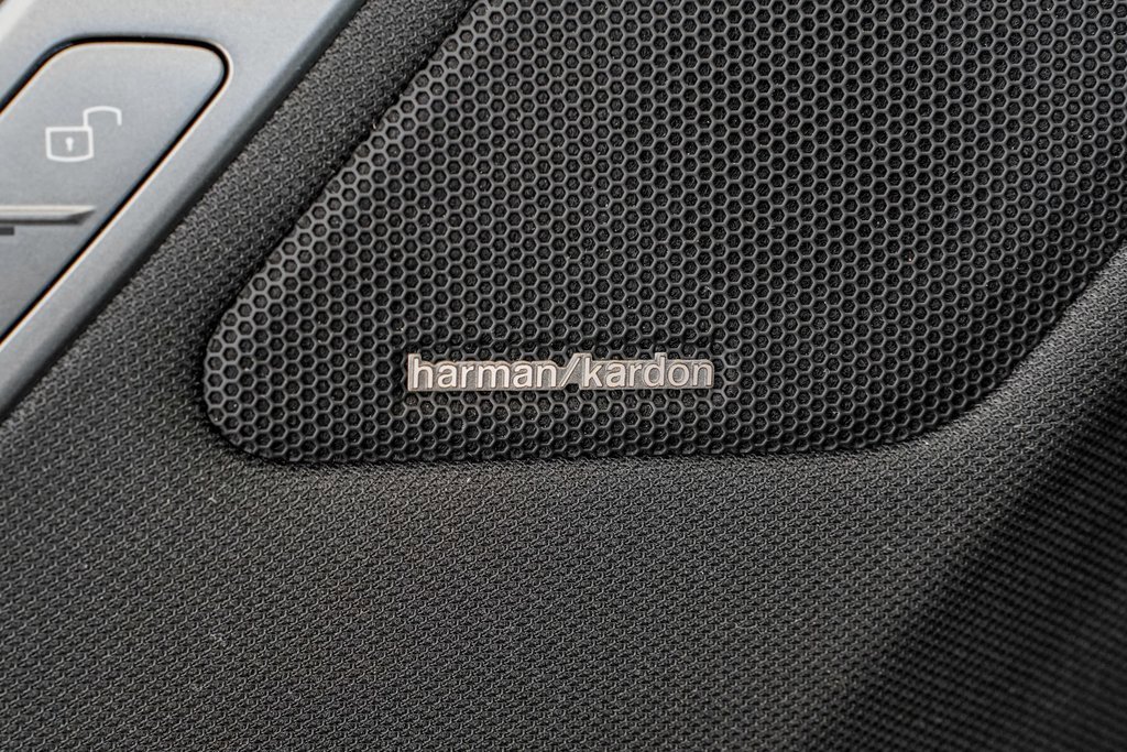 Used 2025 BMW iX xDrive50 w/ Premium Package image 11