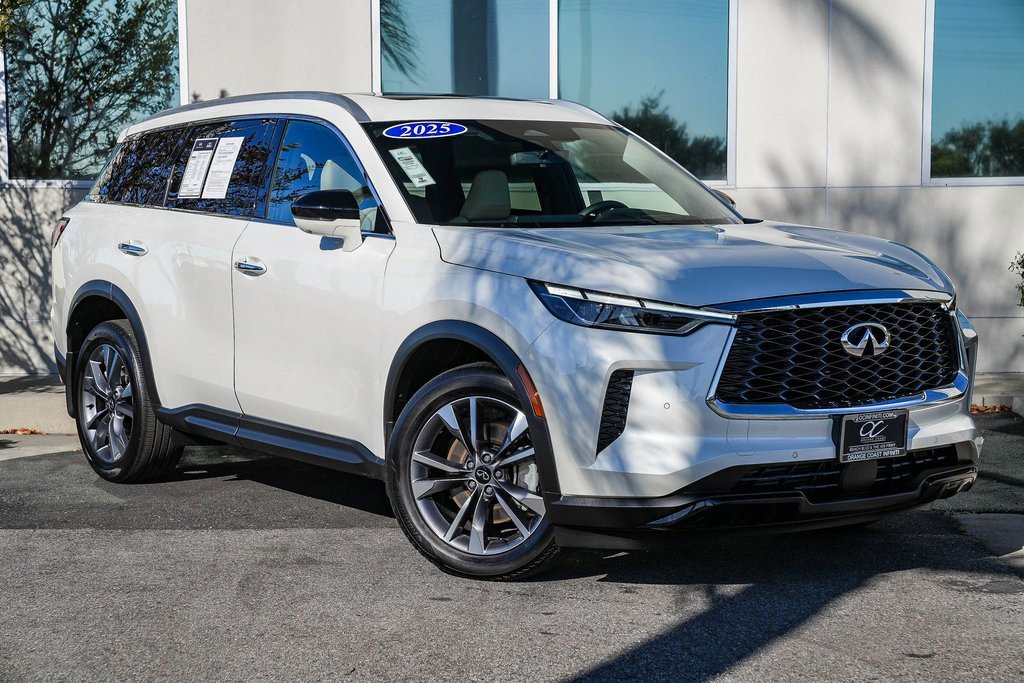 Certified 2025 INFINITI QX60 Luxe w/ Vision Package