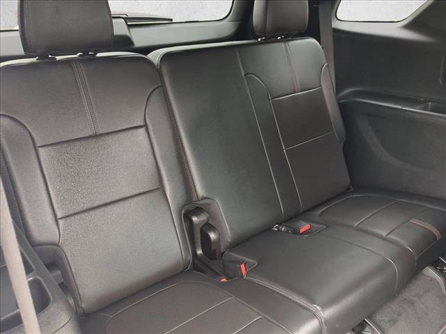 Used 2023 Chevrolet Traverse RS FWD image 20