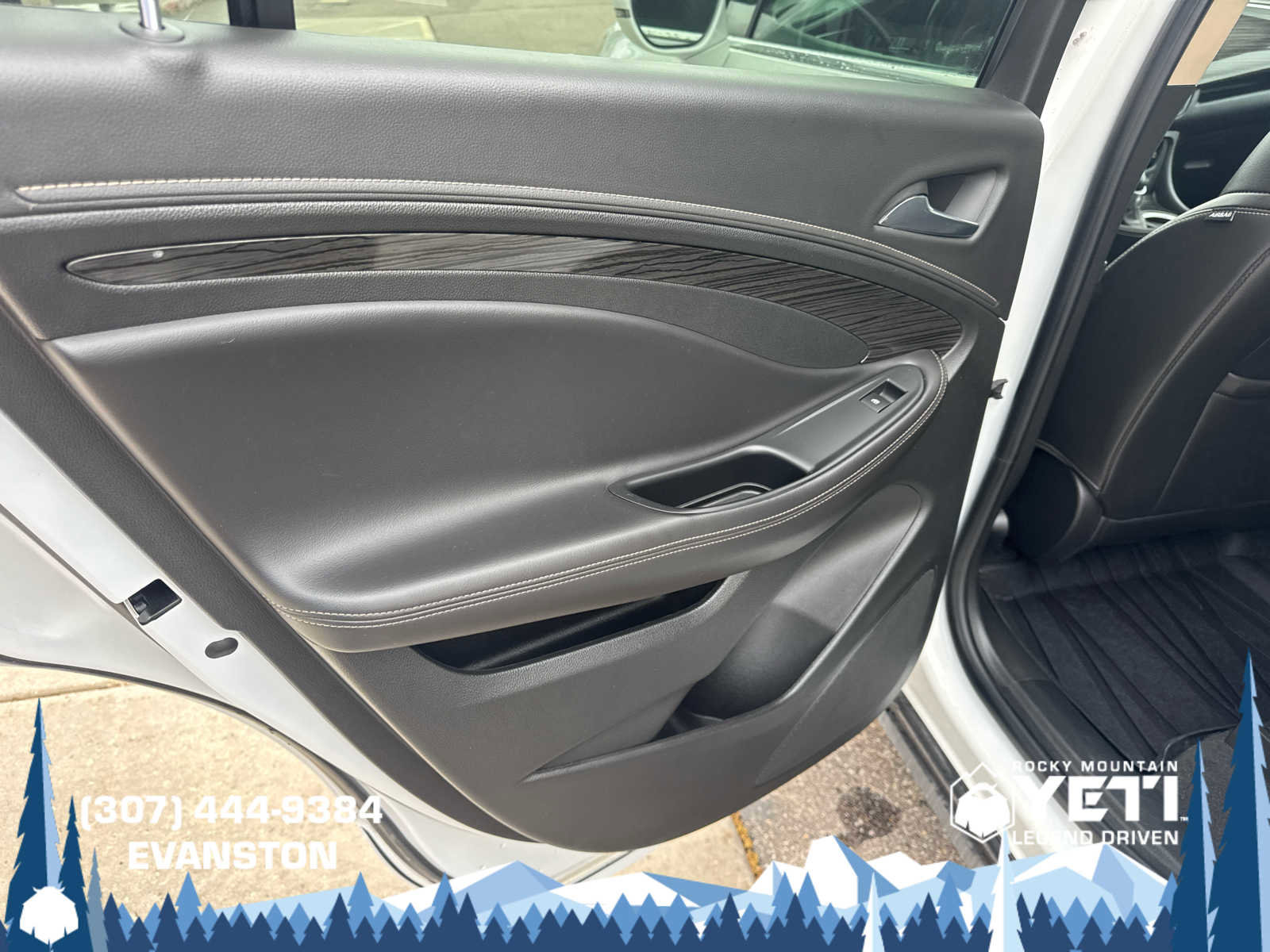 Used 2018 Buick Envision Essence AWD/4WD image 21