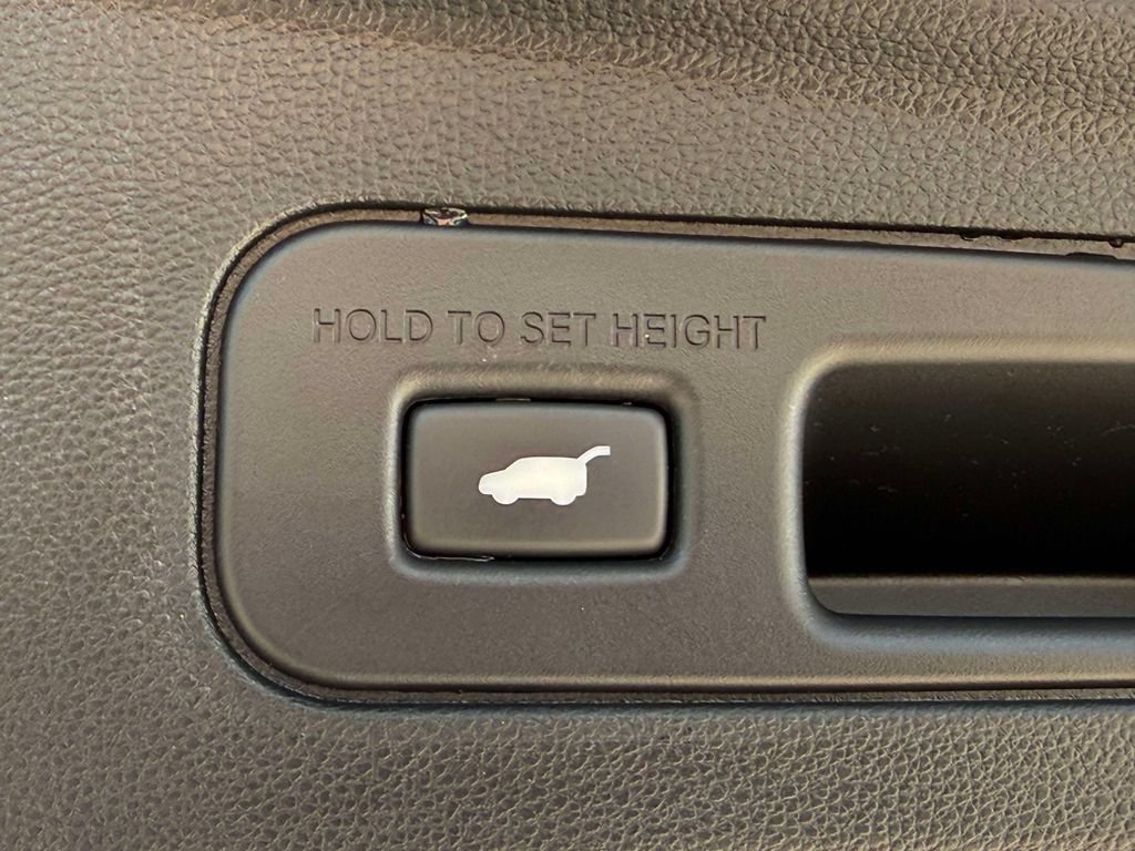 Certified 2025 Acura MDX A-Spec AWD/4WD image 10