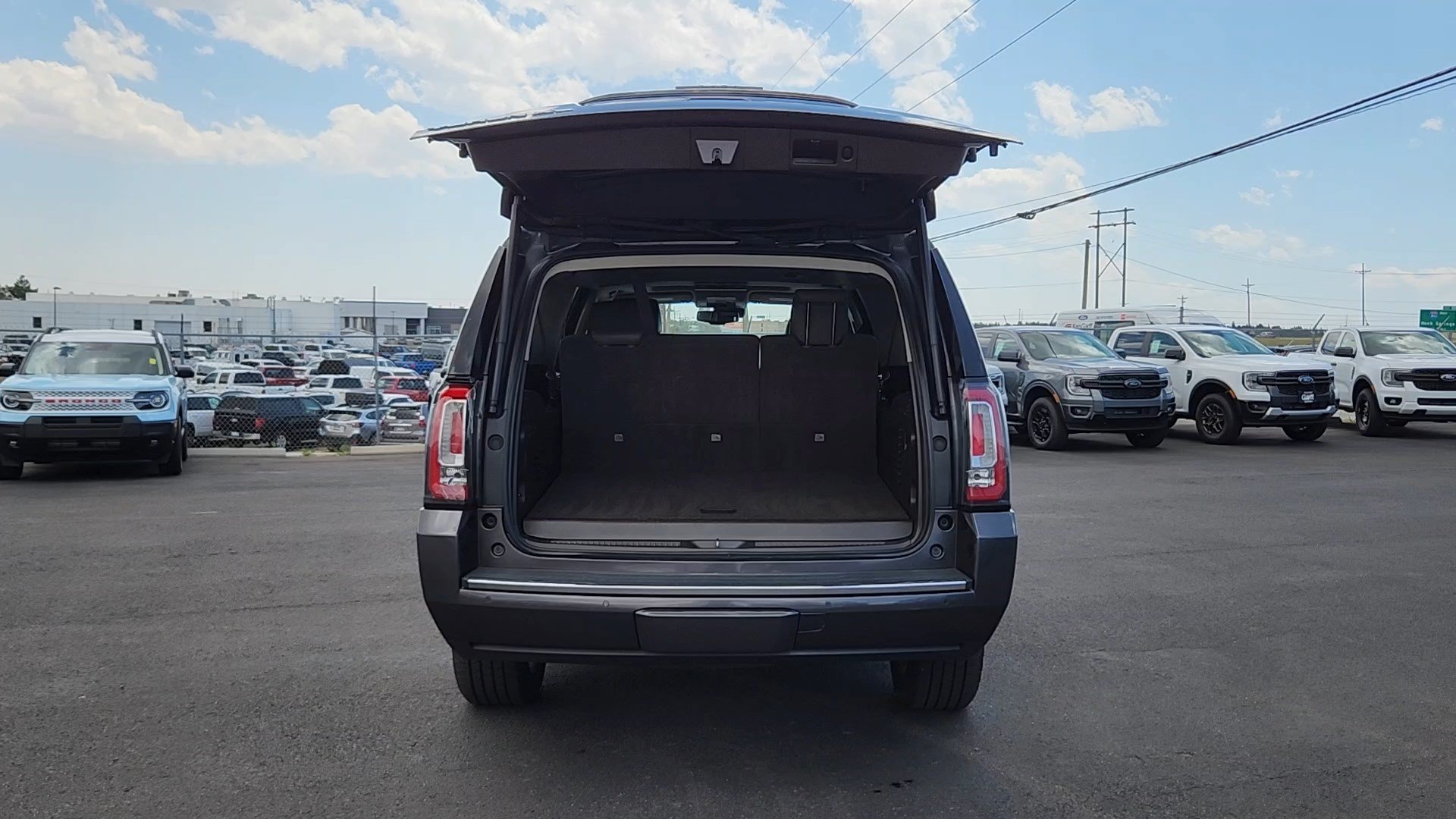 Used 2017 GMC Yukon XL Denali w/ Open Road Package AWD/4WD image 20