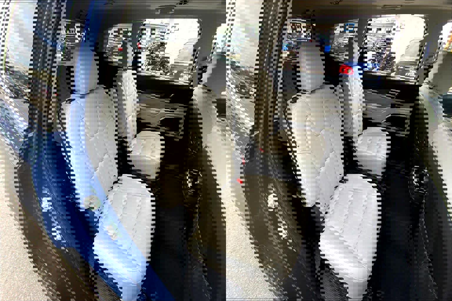 Used 2023 Kia Telluride EX w/ EX Captain's Chair Package image 18