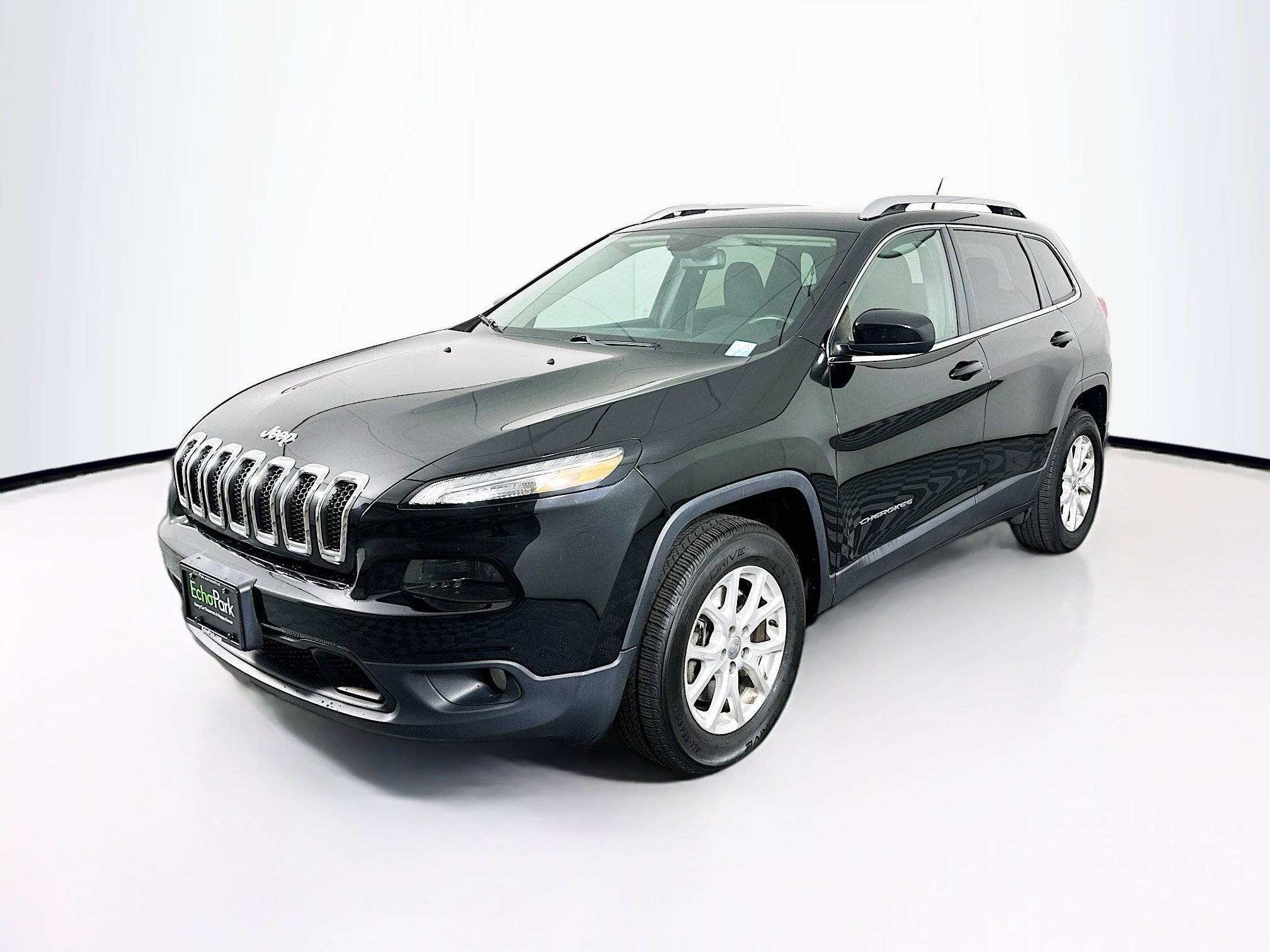 Used 2017 Jeep Cherokee Latitude w/ Cold Weather Group image 3