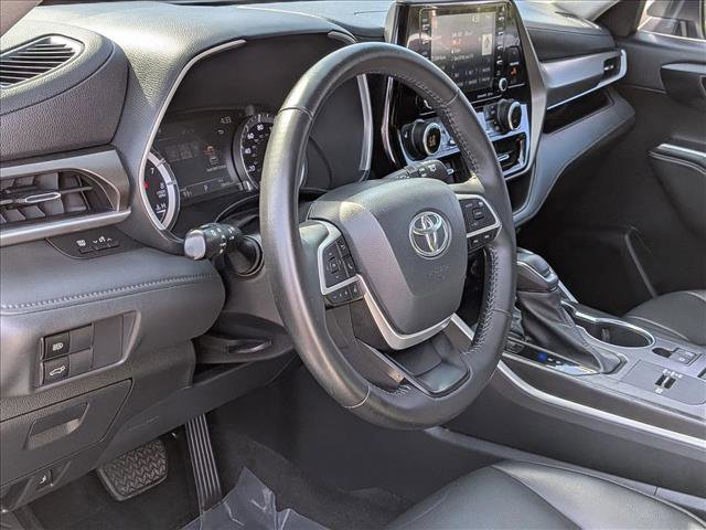 Used 2022 Toyota Highlander XLE FWD image 9