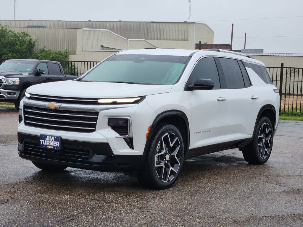 Certified 2025 Chevrolet Traverse High Country FWD image 3