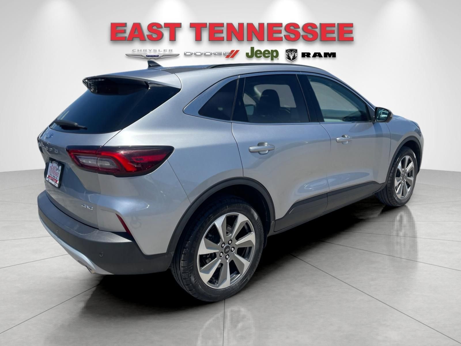 Used 2024 Ford Escape Platinum AWD/4WD image 3