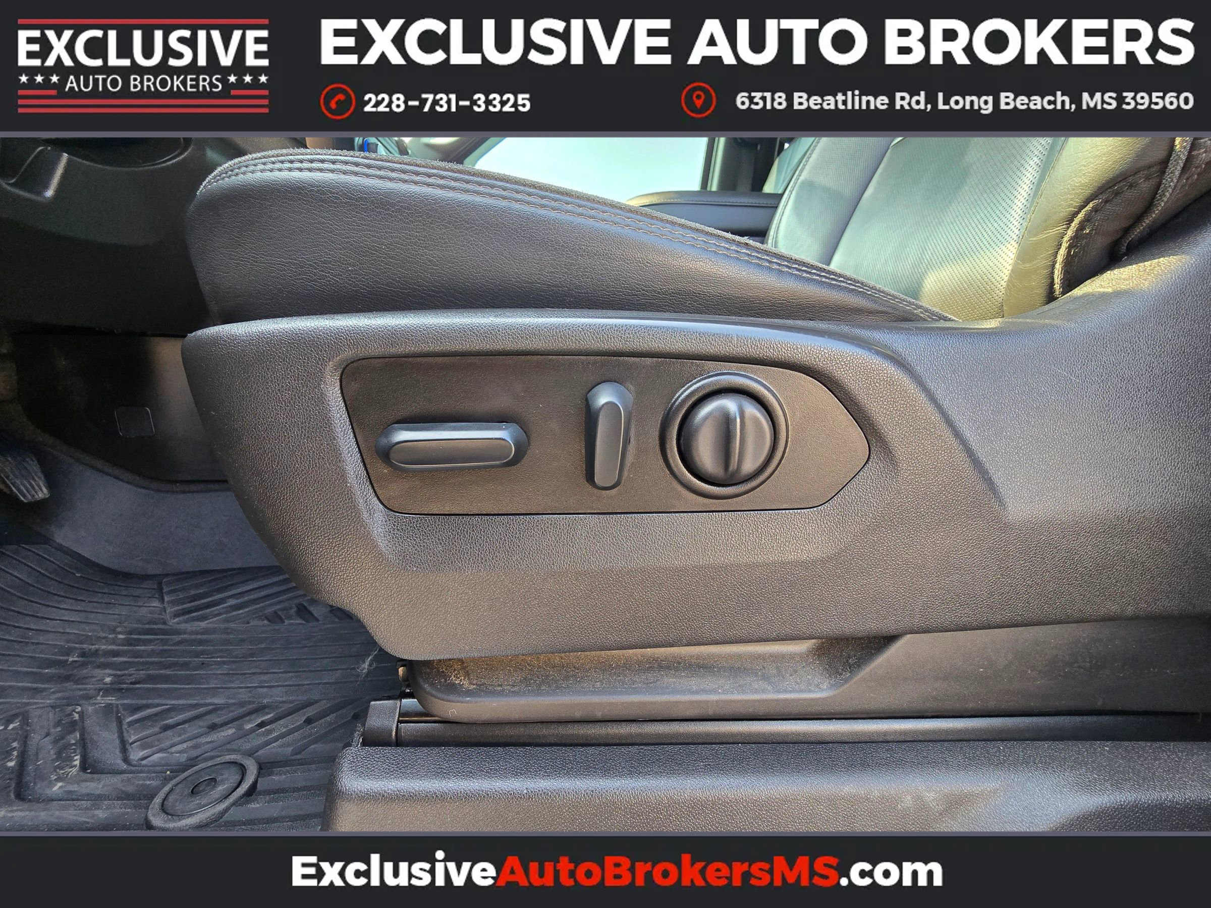 Used 2022 Chevrolet Silverado 1500 High Country w/ Technology Package image 46