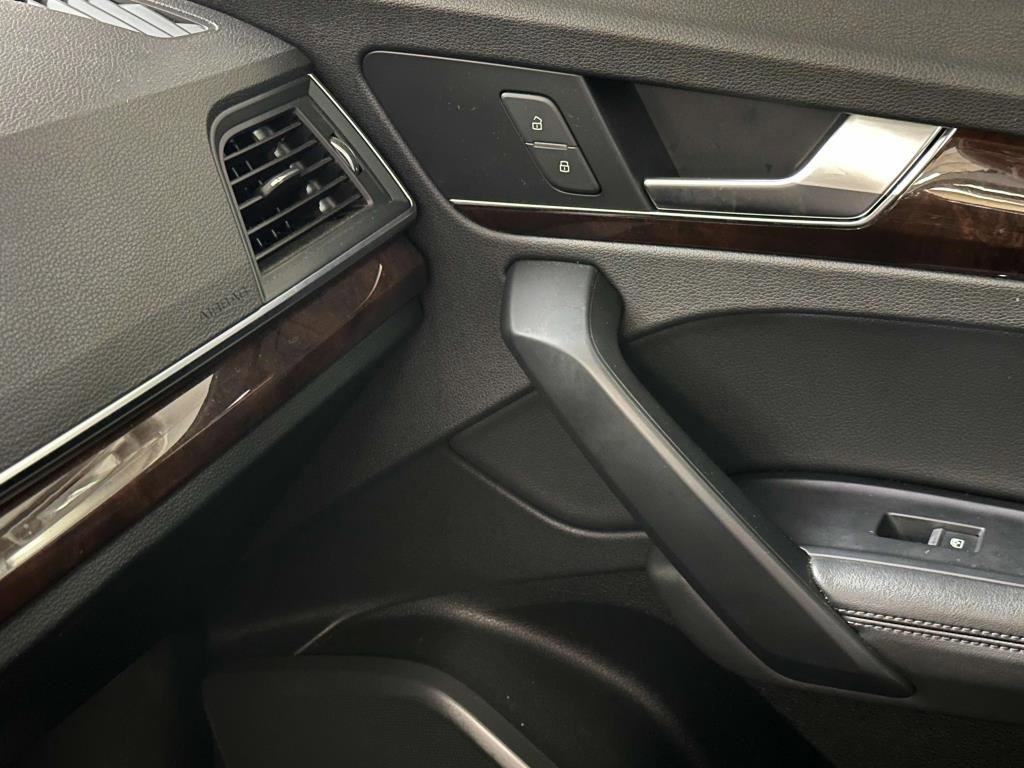 Used 2019 Audi Q5 2.0T Premium Plus w/ Premium Plus Package image 23