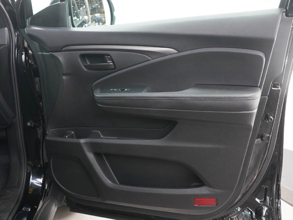 Used 2023 Honda Passport EX-L image 11