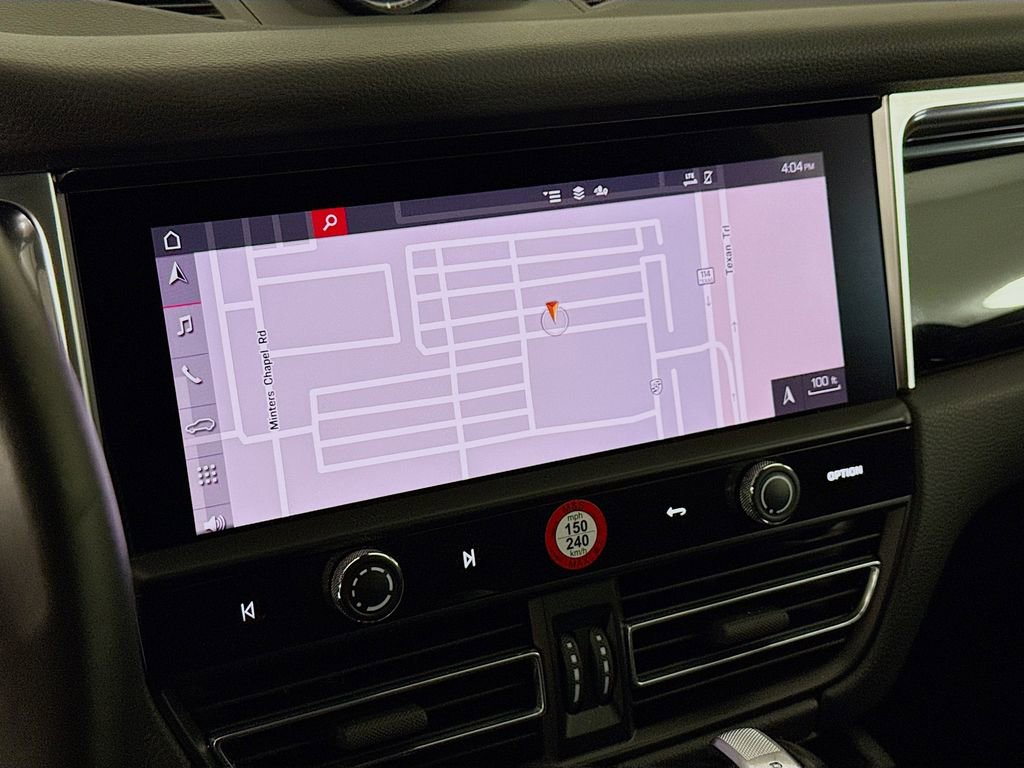 Certified 2024 Porsche Macan image 19