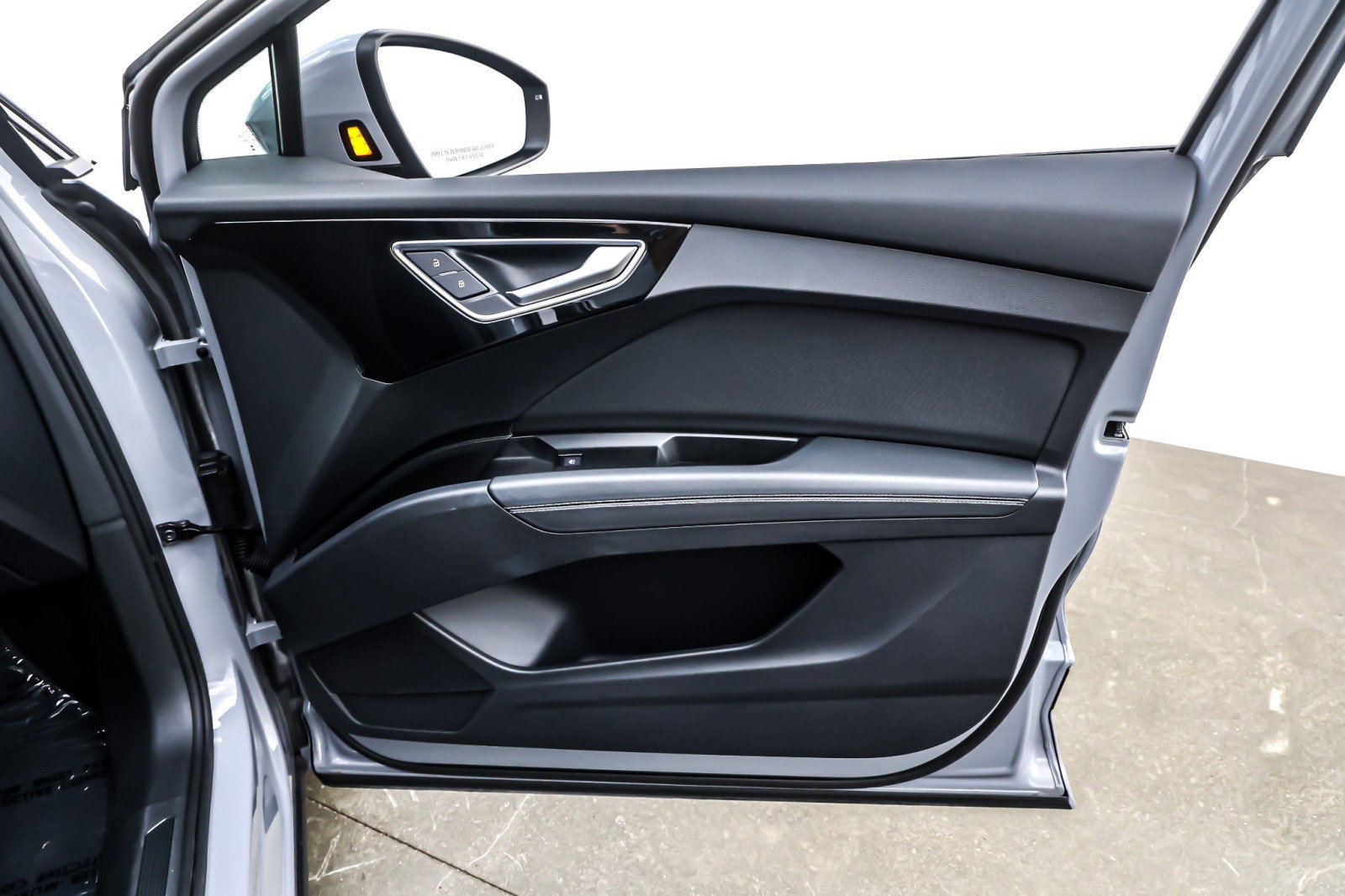 Used 2023 Audi Q4 e-tron Premium w/ Convenience Package image 25