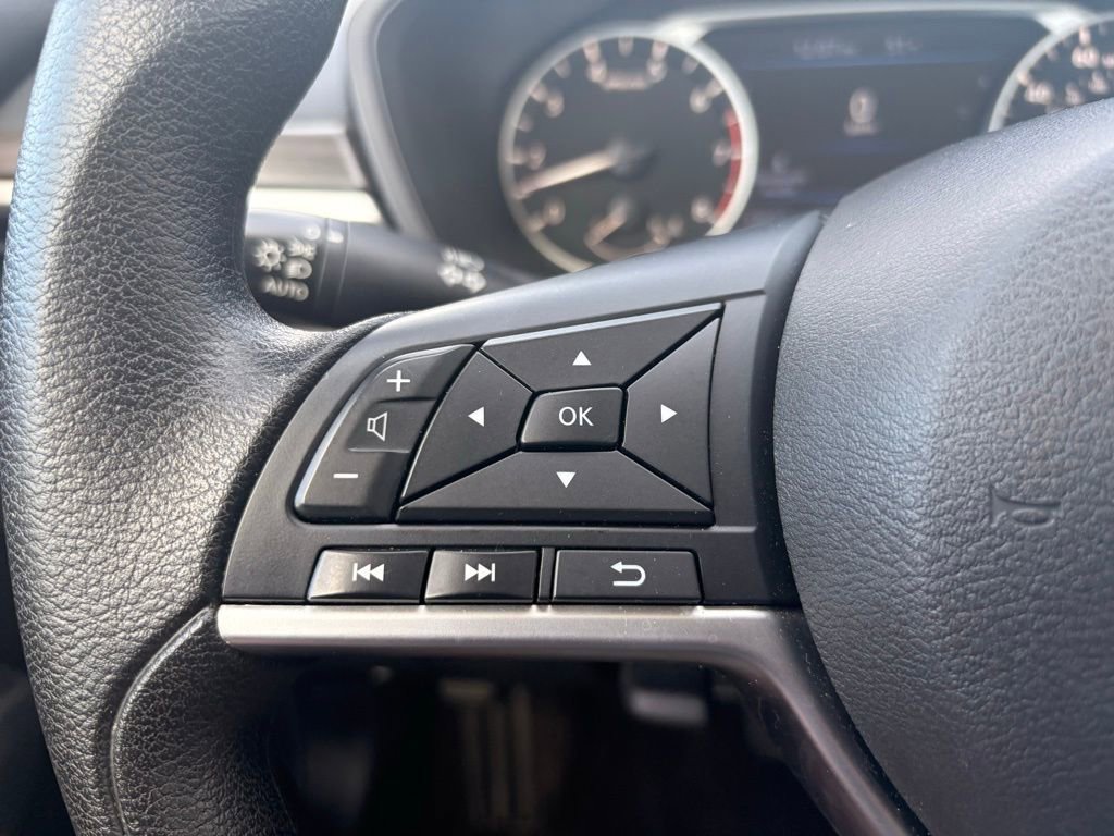 Used 2024 Nissan Altima 2.5 SV FWD image 17
