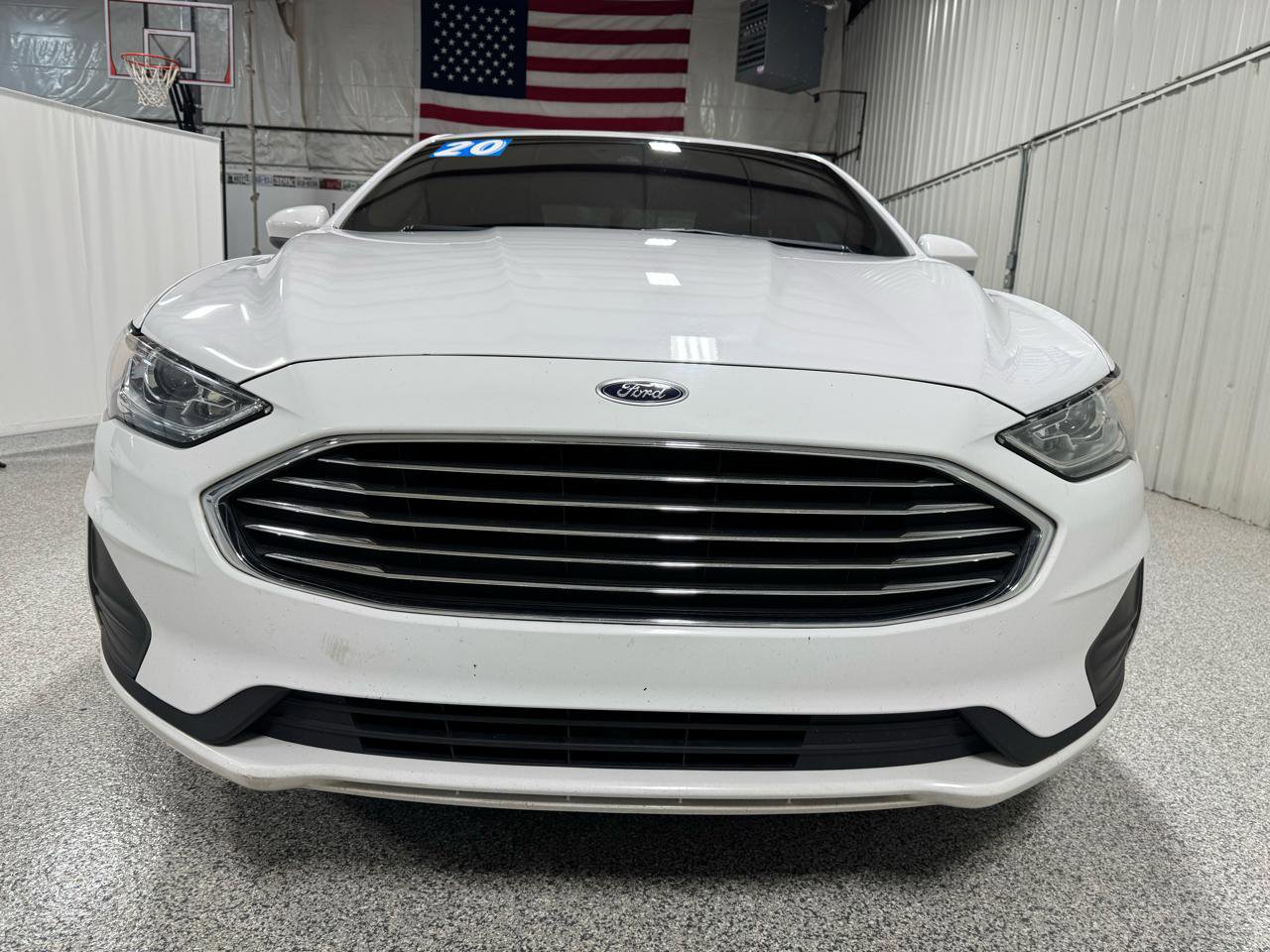 Used 2020 Ford Fusion SE image 2