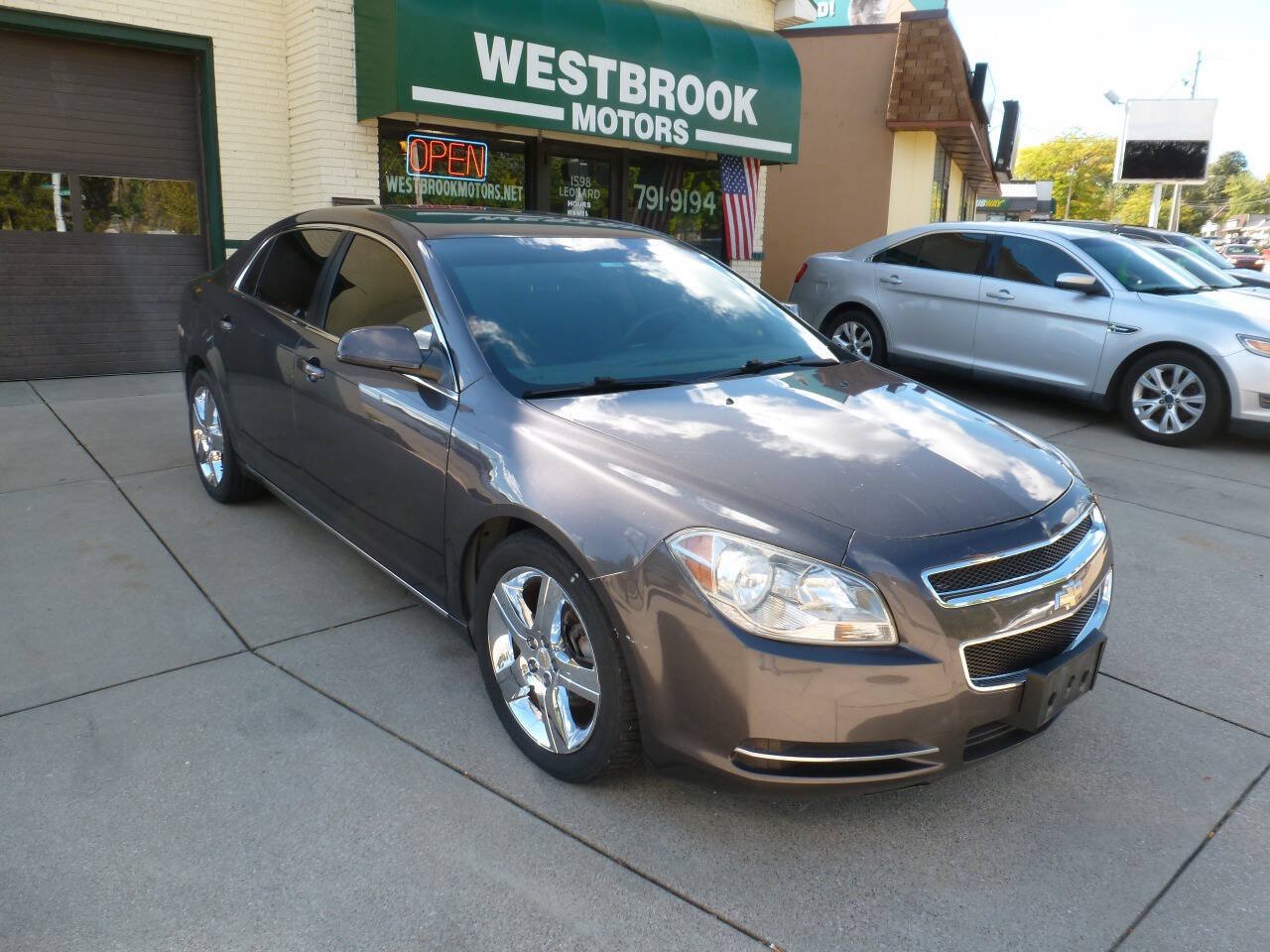 Used 2011 Chevrolet Malibu LT w/ HFV6 Engine Package FWD image 1