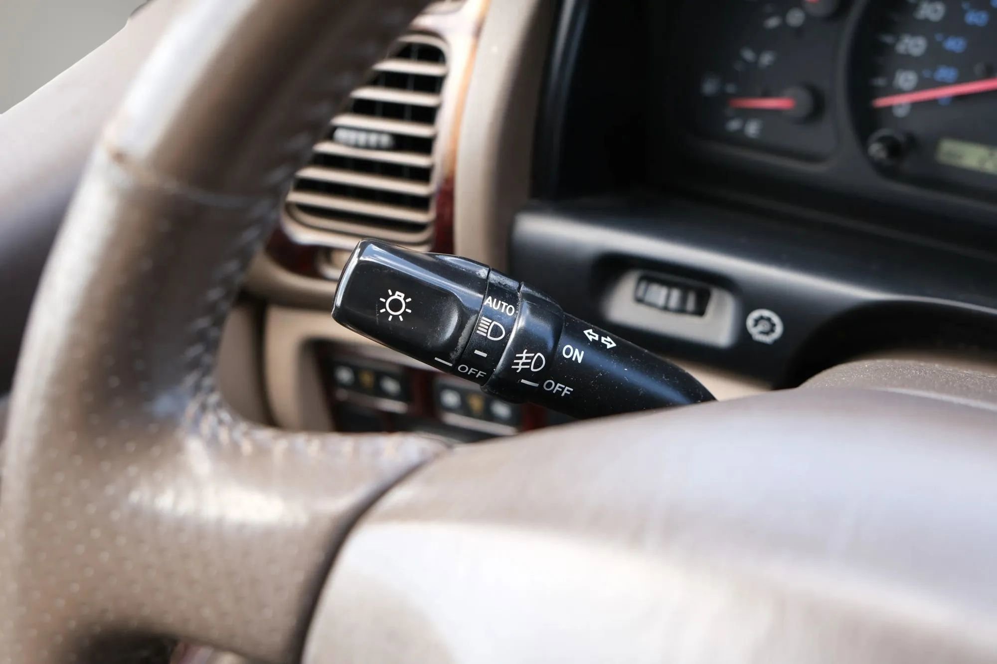 Used 2000 Toyota Land Cruiser AWD/4WD image 44