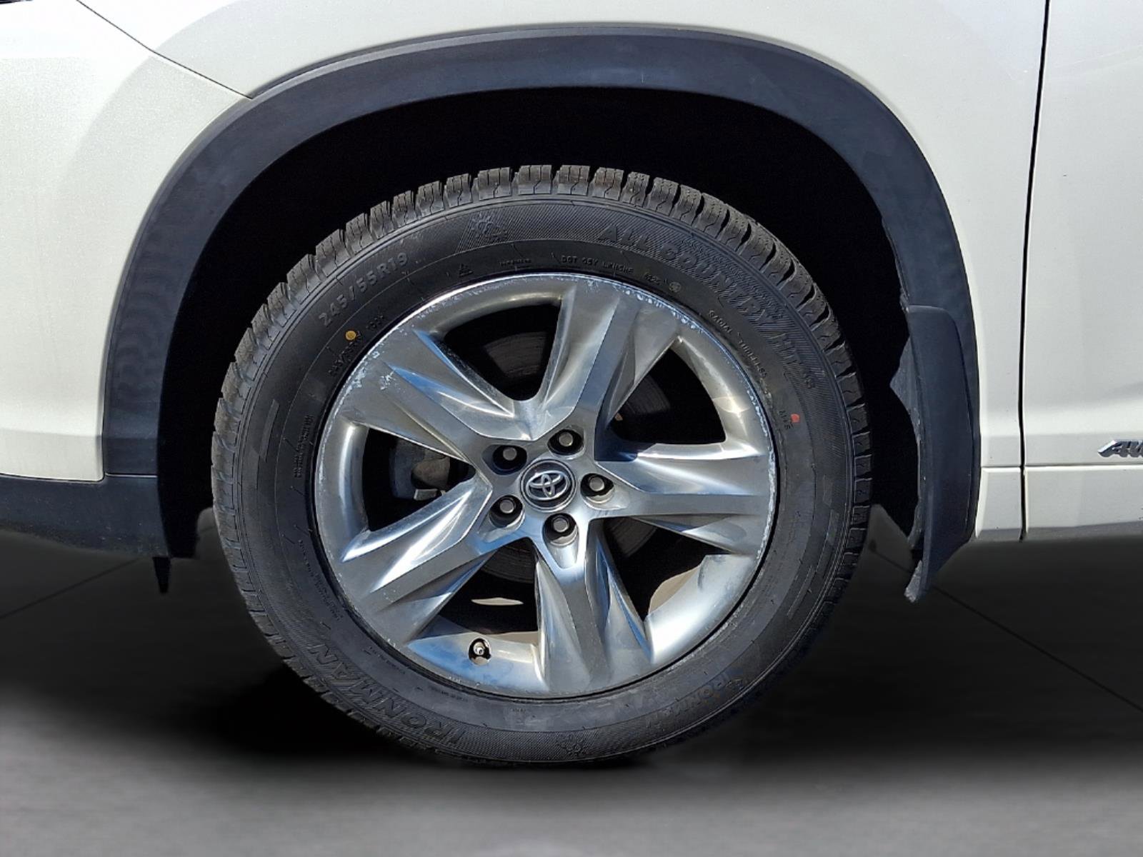 Used 2017 Toyota Highlander Limited AWD/4WD image 9