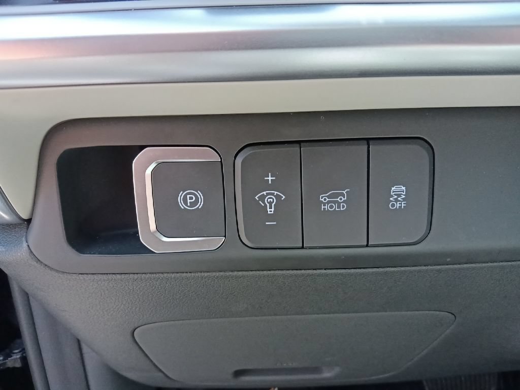 Used 2026 Hyundai Santa Fe SEL FWD image 17