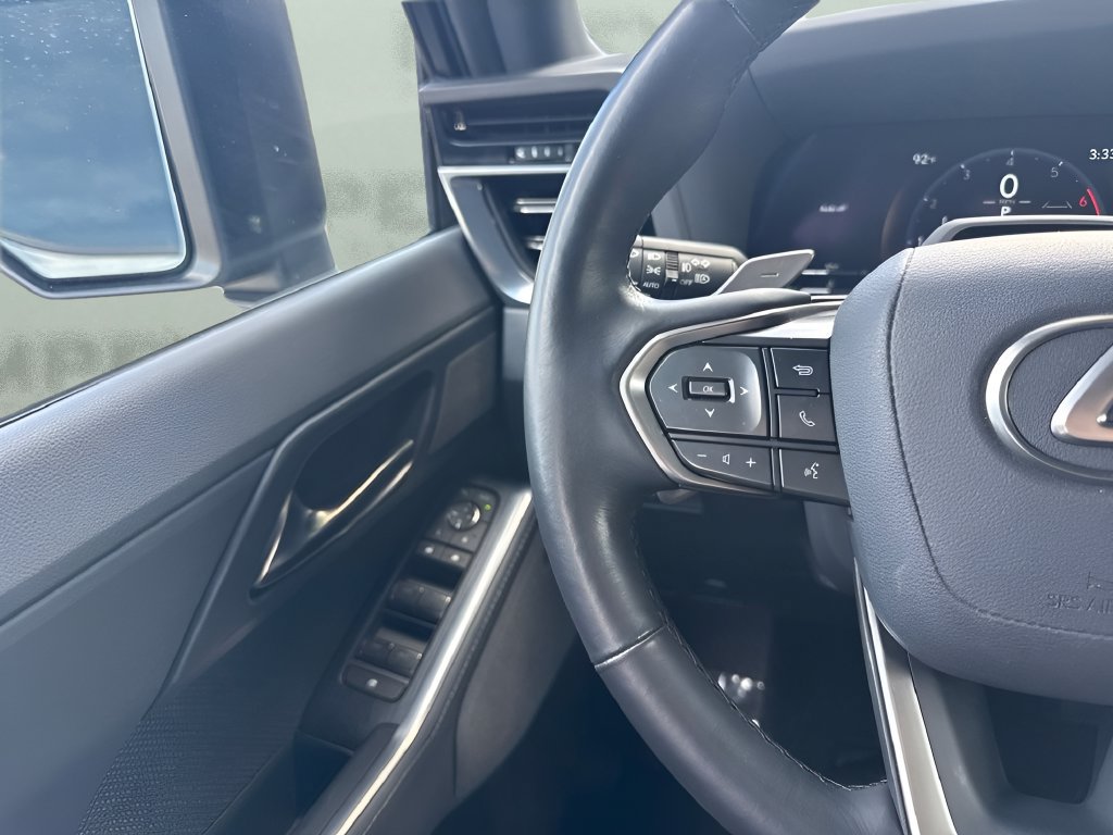 Used 2024 Lexus GX 550 w/ Accessory Package (2T) AWD/4WD image 17