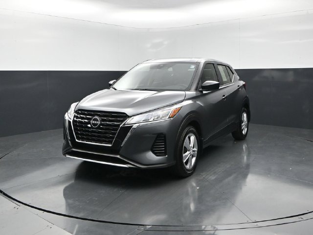 Certified 2025 Nissan Kicks Play S FWD image 4