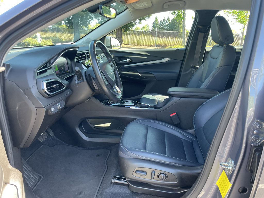 Used 2023 Chevrolet Bolt EUV LT w/ Convenience Package FWD image 16