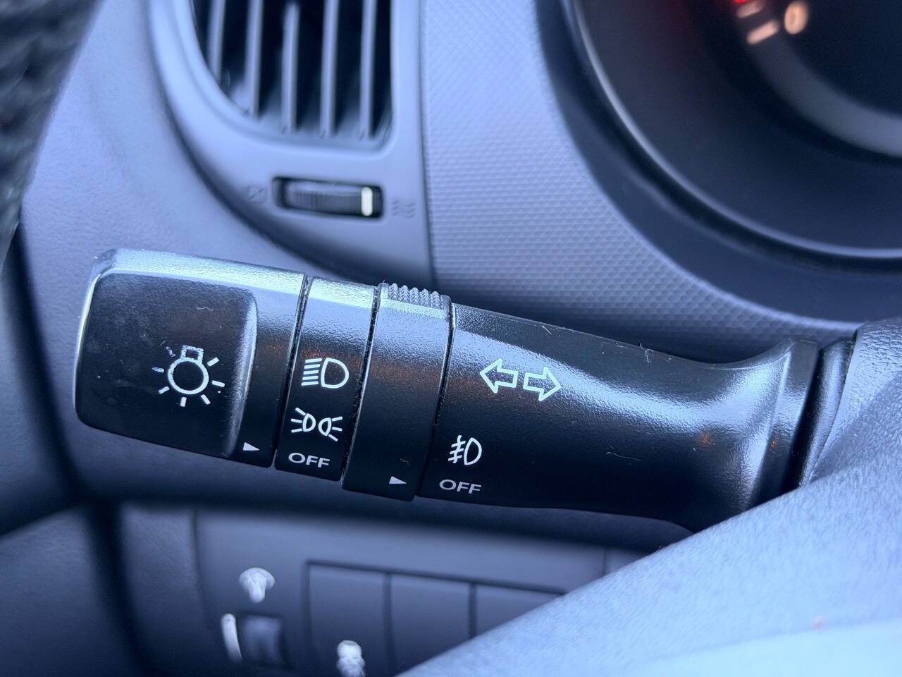 Used 2010 Kia Forte SX FWD image 35