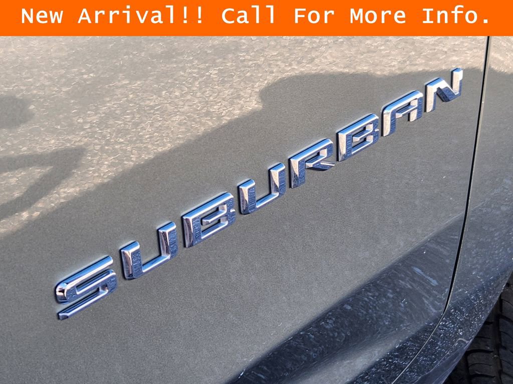 Used 2023 Chevrolet Suburban Premier image 8