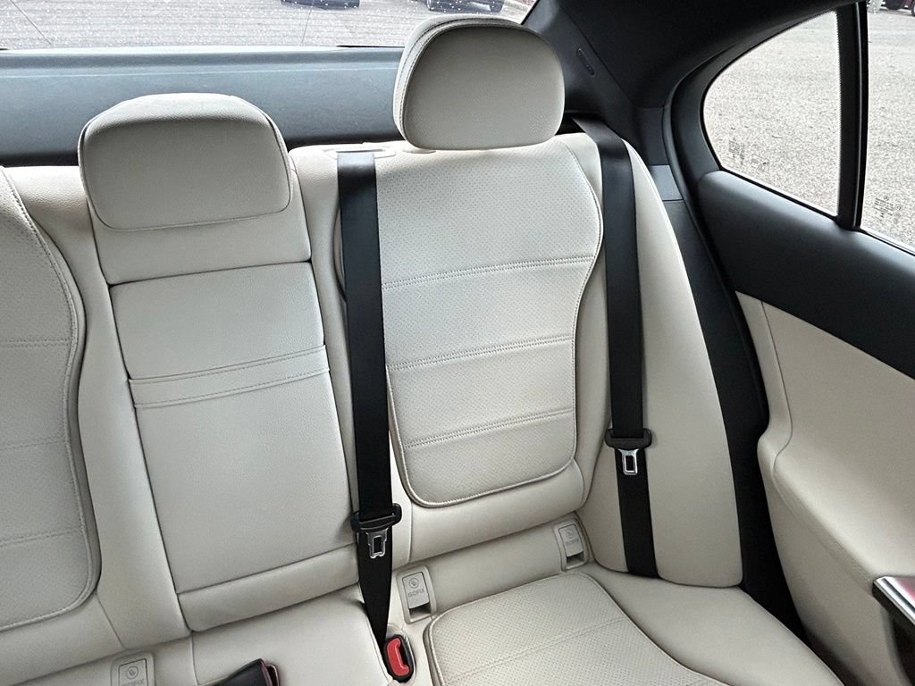 Used 2024 Mercedes-Benz C 300 Sedan image 14