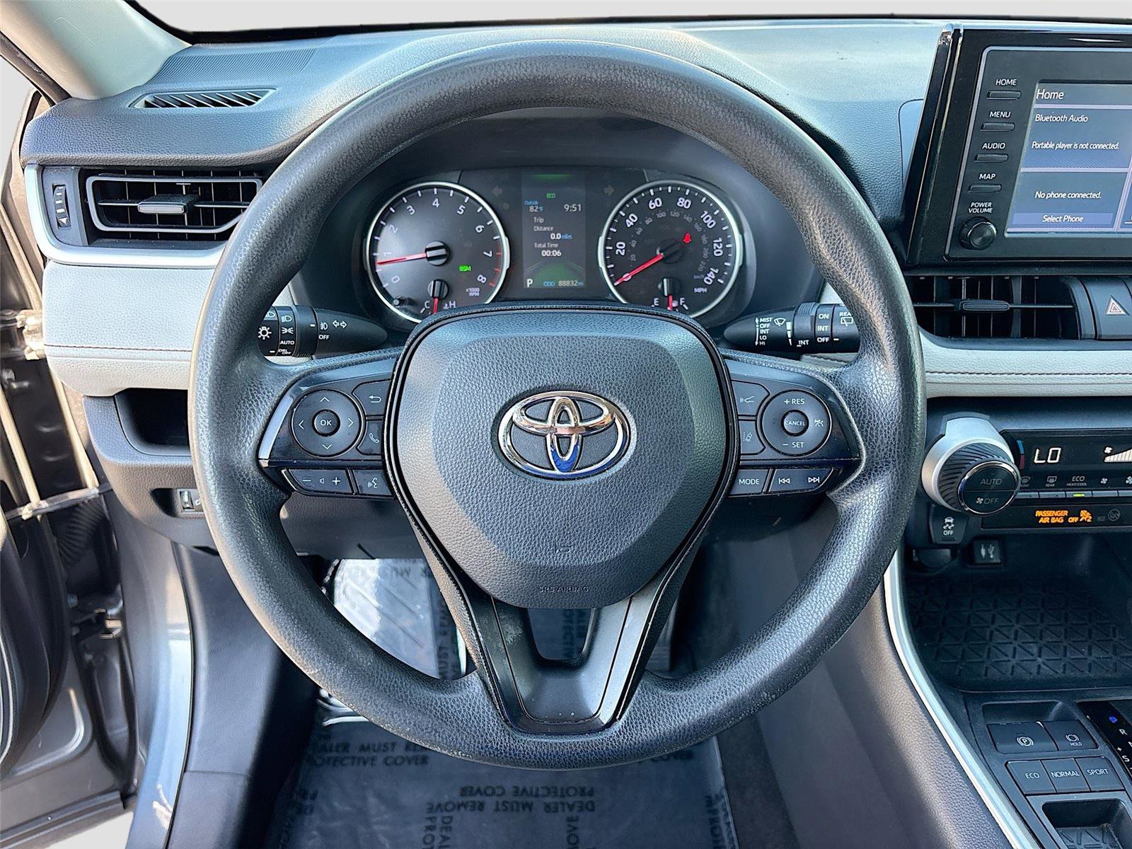 Used 2019 Toyota RAV4 XLE FWD image 13