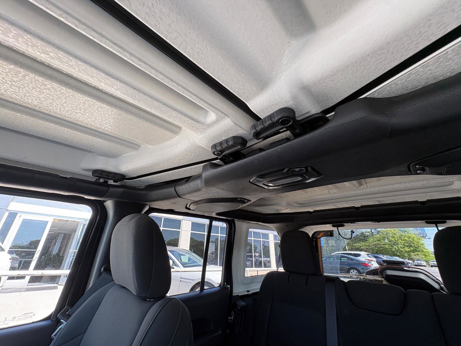 Used 2022 Jeep Wrangler Unlimited Sport AWD/4WD image 35