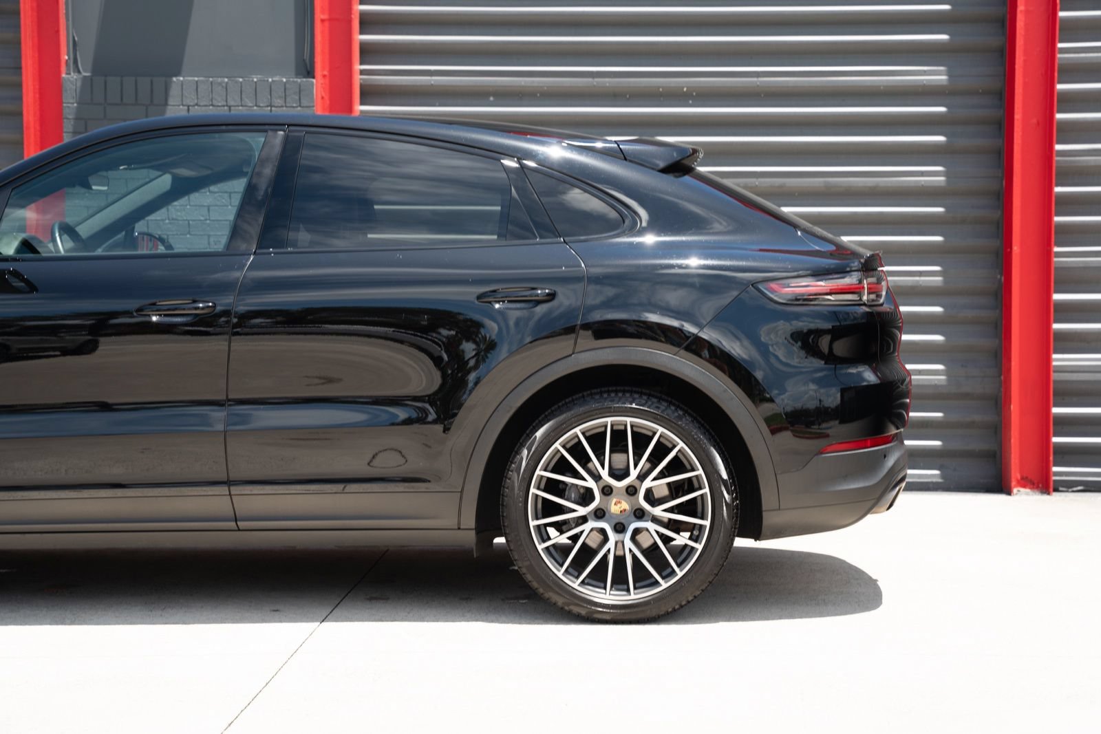 Used 2020 Porsche Cayenne AWD/4WD image 9