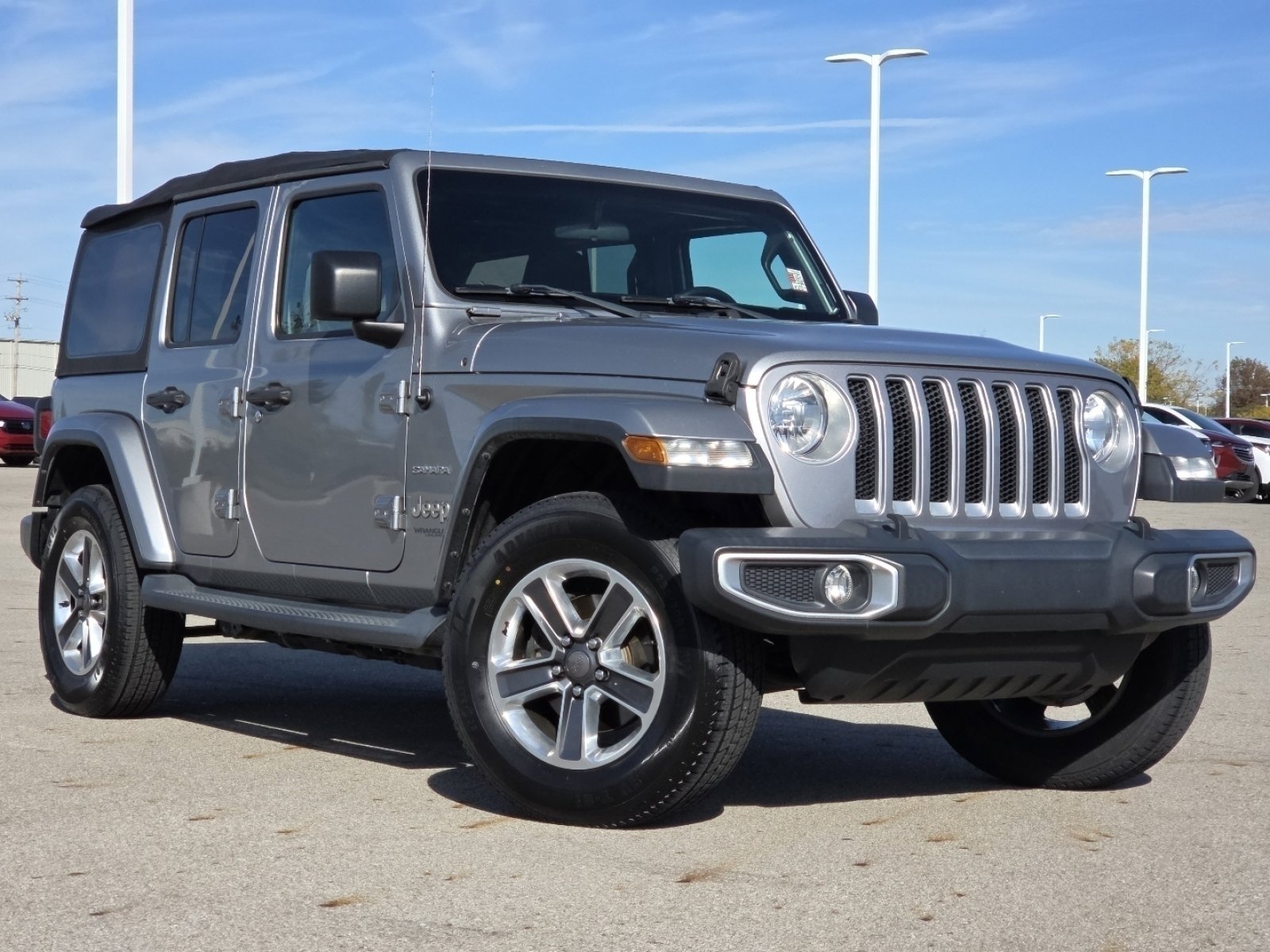 Used 2018 Jeep Wrangler Unlimited Sahara image 2