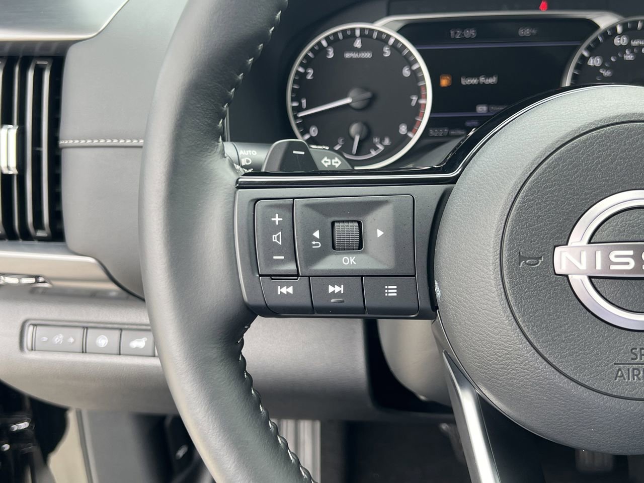 Certified 2025 Nissan Pathfinder SL AWD/4WD image 10