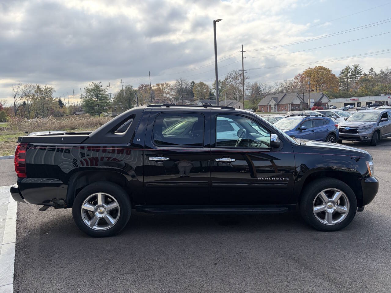 Used 2012 Chevrolet Avalanche LT w/ All-Star Edition AWD/4WD image 6