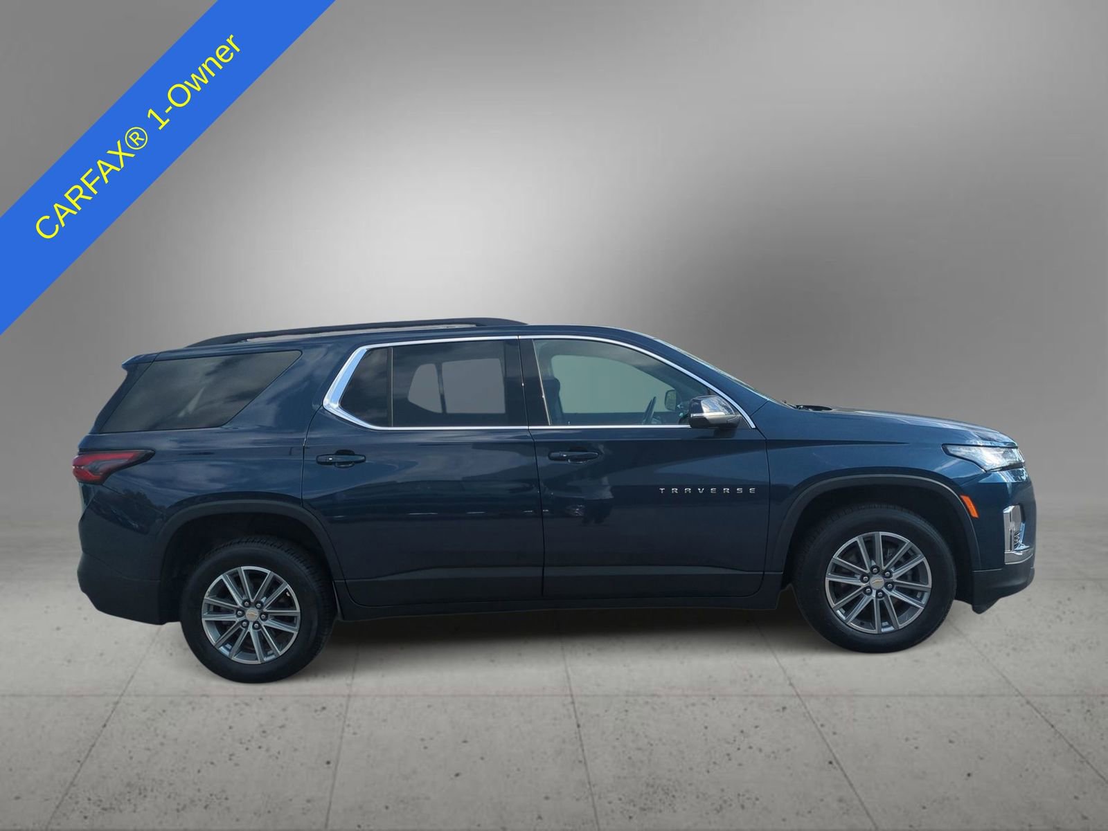 Used 2023 Chevrolet Traverse LT image 10