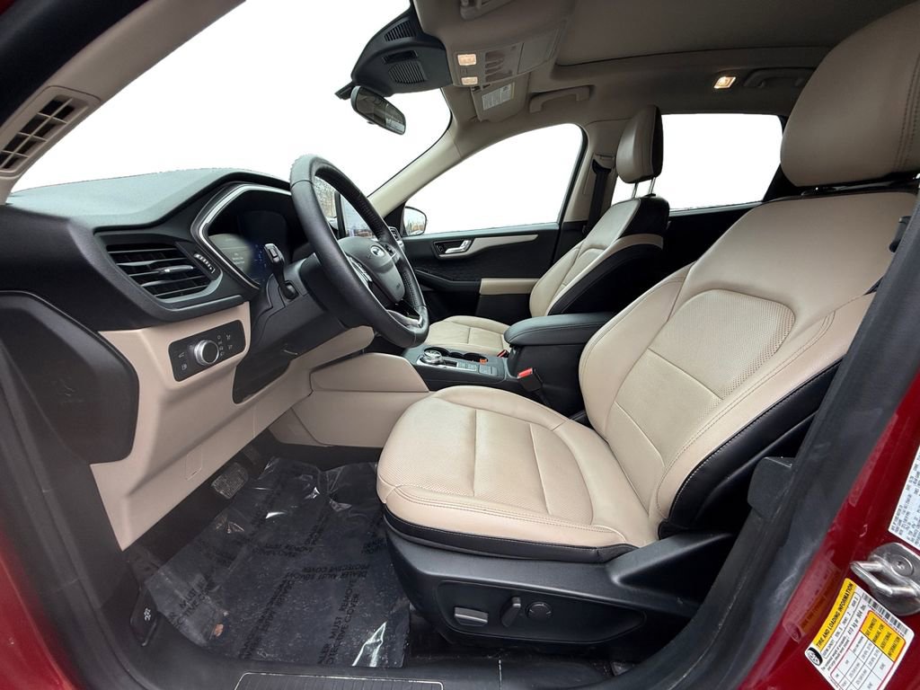 Used 2020 Ford Escape SE Sport image 9