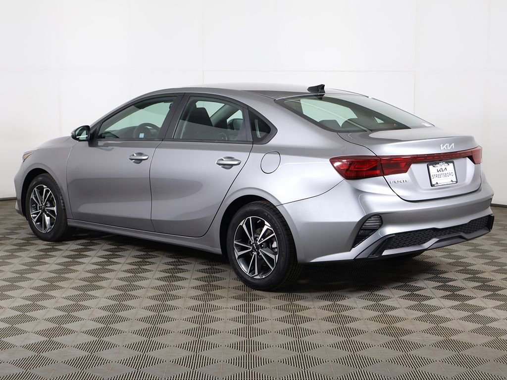 Used 2024 Kia Forte LXS w/ LXS Technology Package FWD image 8